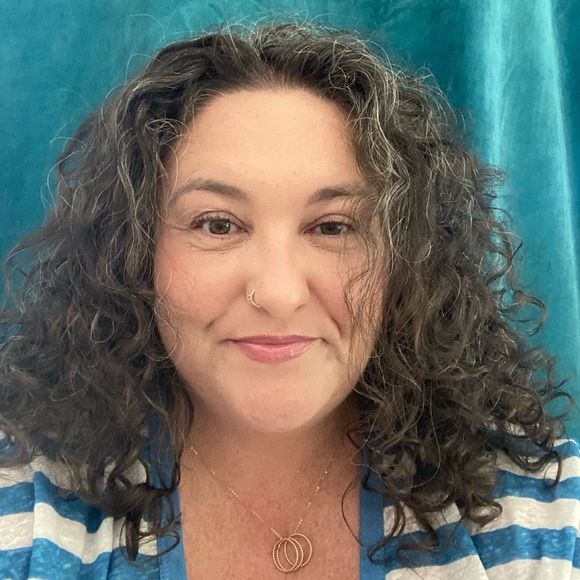 Meet your Posher, Nix - Picture 2 of 2